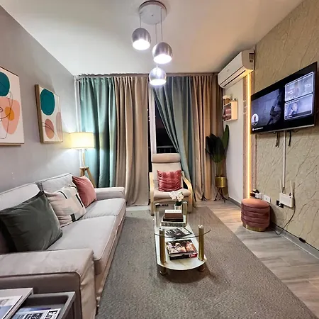 Lovely 3 Bedroom Condo Near Downtown And Foodies
